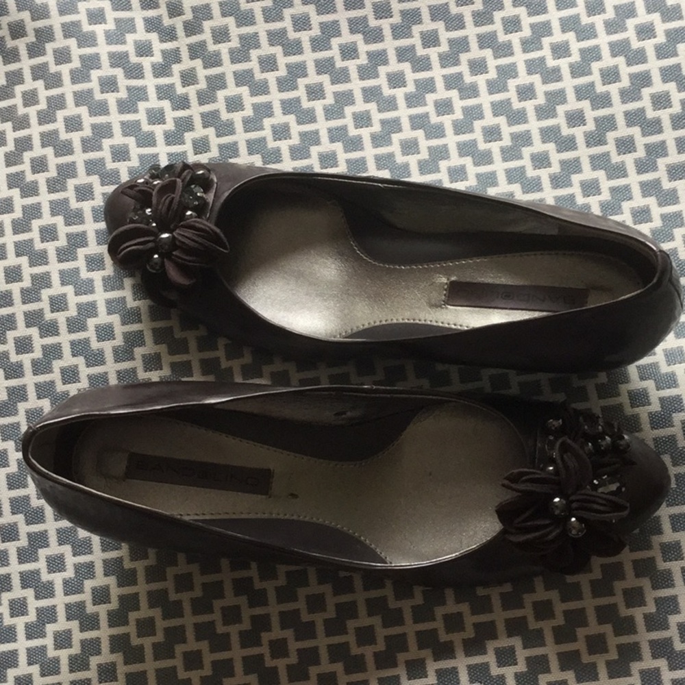 Iridescent Plum Heels with Flower Adornment